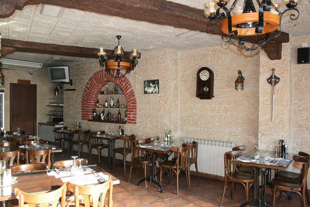 Hostal Restaurante Cornella Cornella de Llobregat Exterior photo